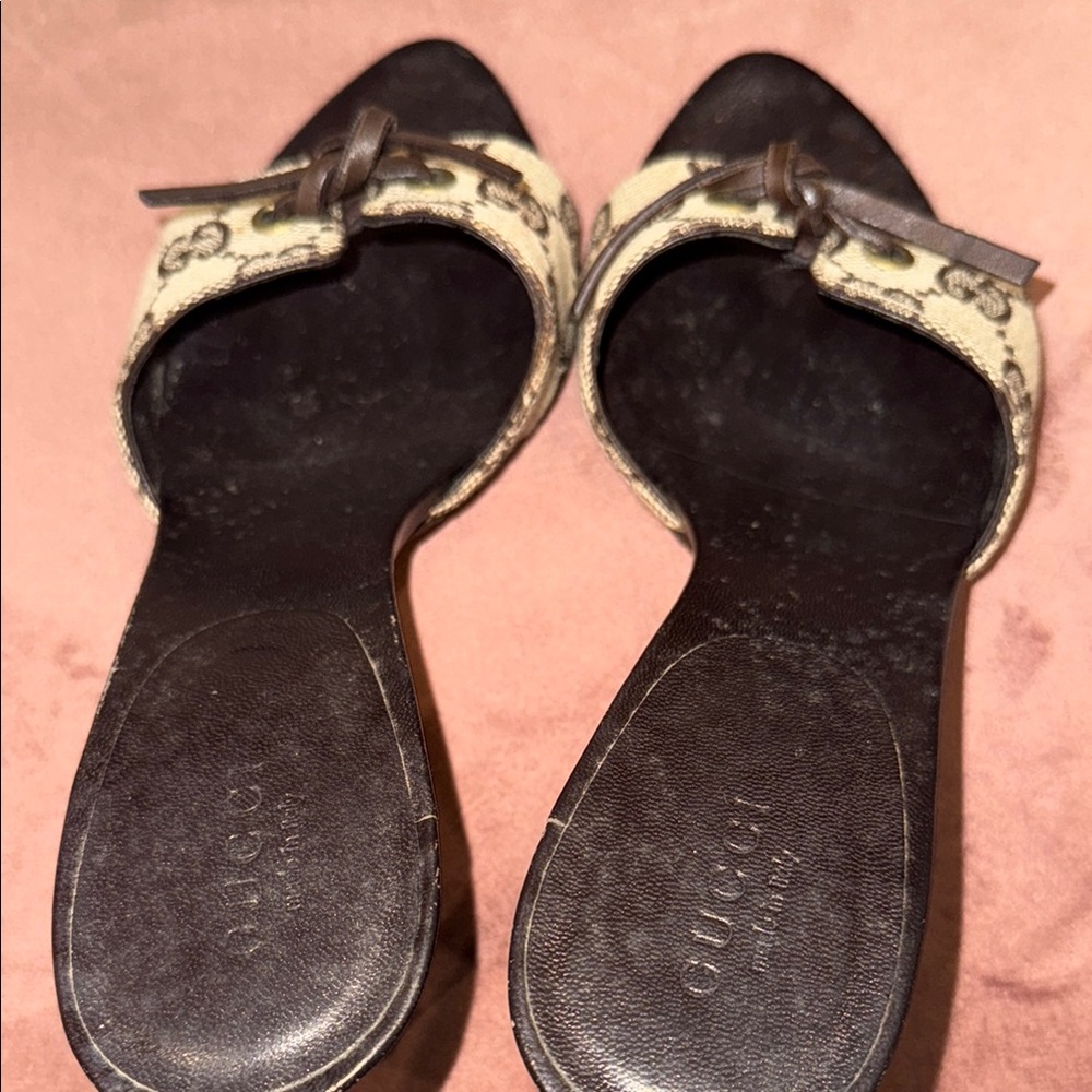 Vintage Gucci Black and Brown Mules with Elegant Design - Picture 5 of 5